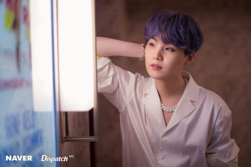 Suga de BTS responde a las críticas que recibe por fumar cigarrillo