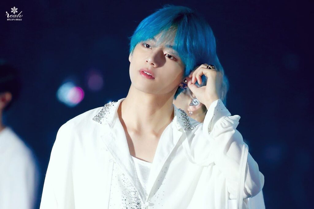 Taehyung de BTS se molestó con sus fans por el continúo acoso que recibe