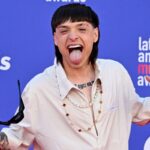 Difunden video de la verdadera voz de Peso Pluma sin autotune y causa controversia