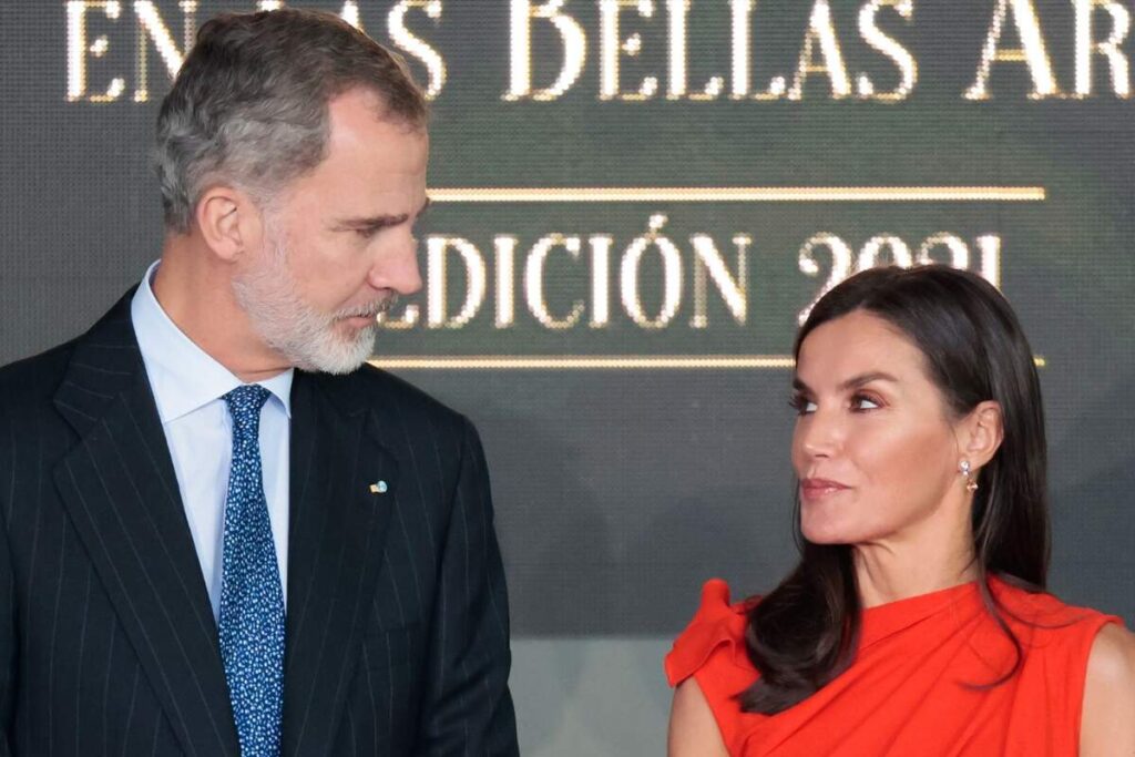 El Rey Felipe VI deja vivir en Zarzuela a su tía, pese a desacuerdo de la Reina Letizia