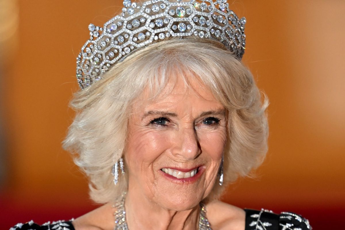 El elegante vestido de la reina Camilla Parker que se llevó toda la atención durante evento de la realeza
