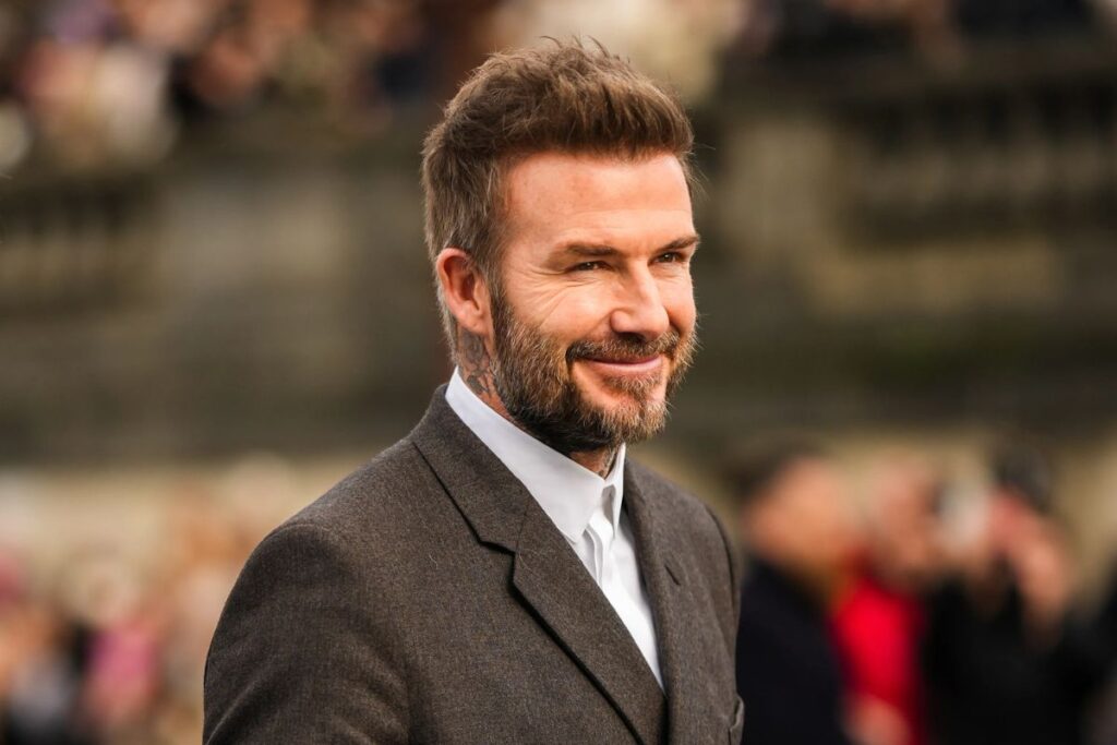 El exfutbolista David Beckham entregó al rey Carlos III un curioso detalle