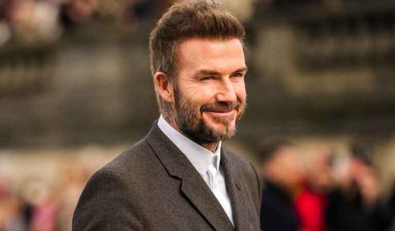 El exfutbolista David Beckham entregó al rey Carlos III un curioso detalle