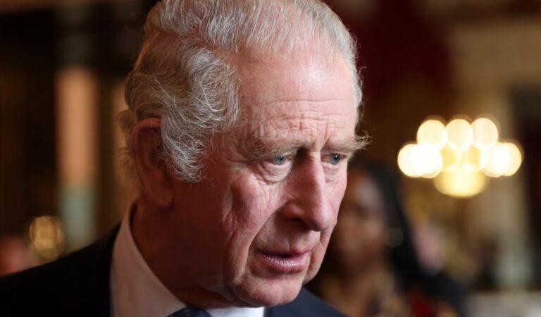 El rey Carlos III causa el aumento de tensiones entre los miembros de la familia real