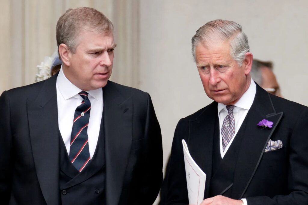 El príncipe Andrés se convierte en un estorbo para su hermano el rey Carlos III