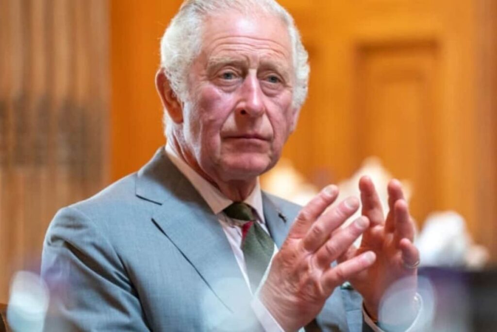 El rey Carlos III enfrenta un gran rechazo en encuestas realizadas a pocos días de su coronación
