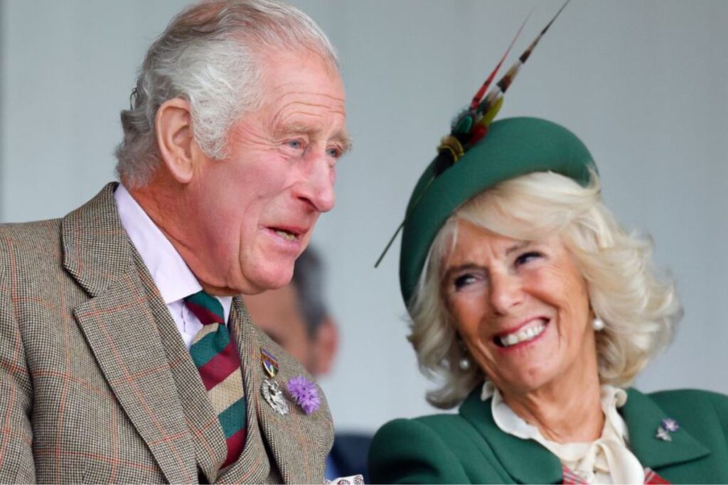 El rey Carlos III y la reina Camilla Parker asisten a Irlanda del Norte en su primer viaje oficial tras la coronación