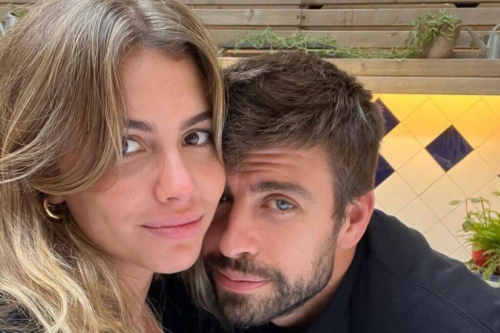 Gerard Piqué comparte en redes sociales una romántica foto con Clara Chía