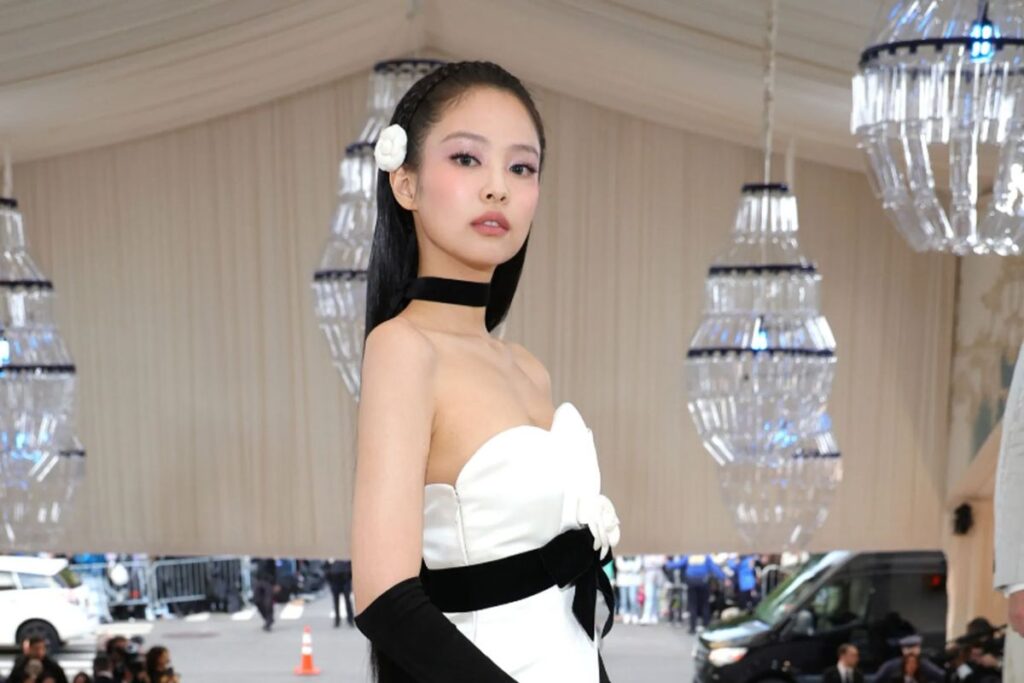Jennie de BLACKPINK deslumbra con su aparición en el Festival de Cannes generando grandes expectativas