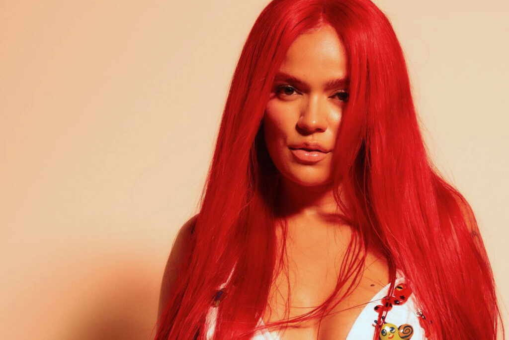 Karol G posa de forma candente en las redes y le envía una indirecta a Anuel AA