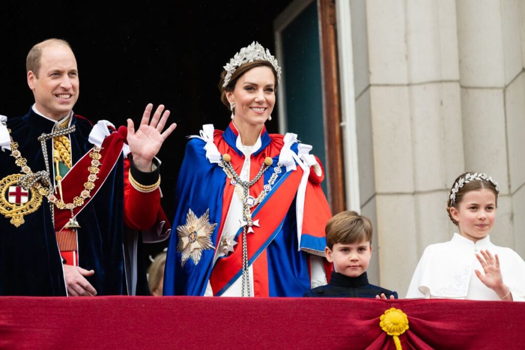 Kate Middleton y el príncipe William en esfuerzos para que la monarquía británica sobreviva