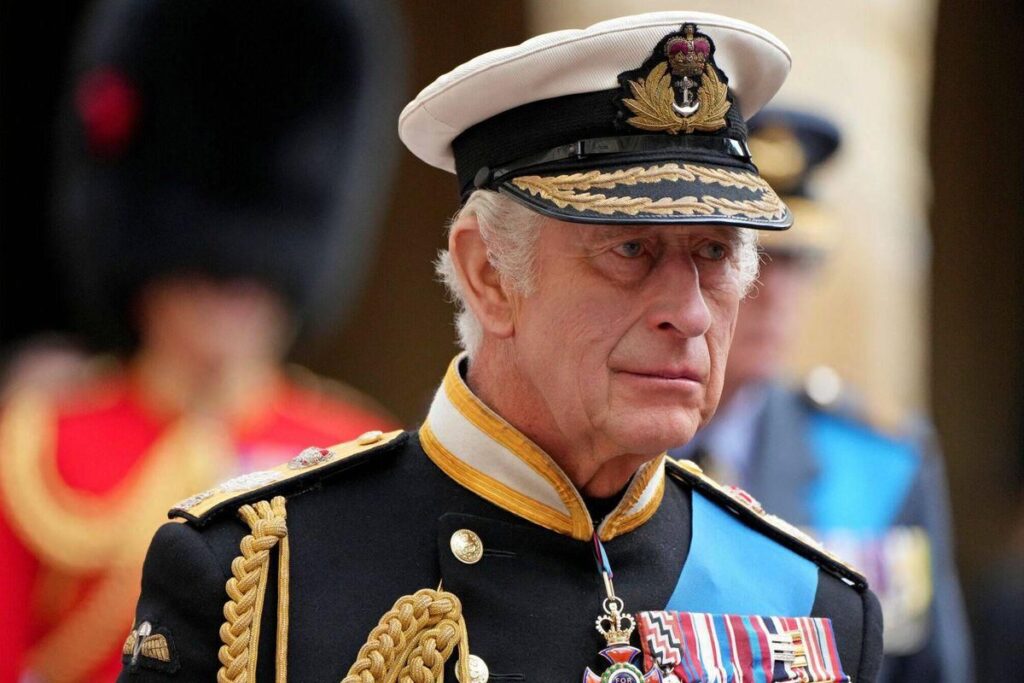 La coronación del rey Carlos III vivió caótico momento e incluso personas terminaron desmayadas