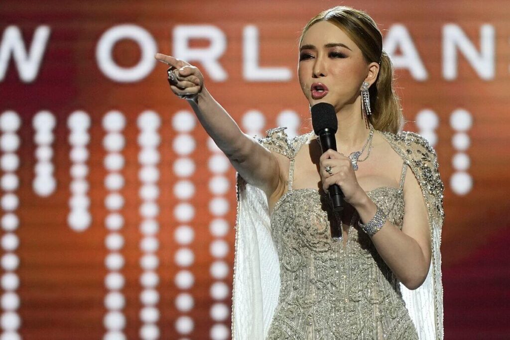 La dueña del Miss Universo elogia a Amanda Dudamel, pero no a R'Bonney Gabriel