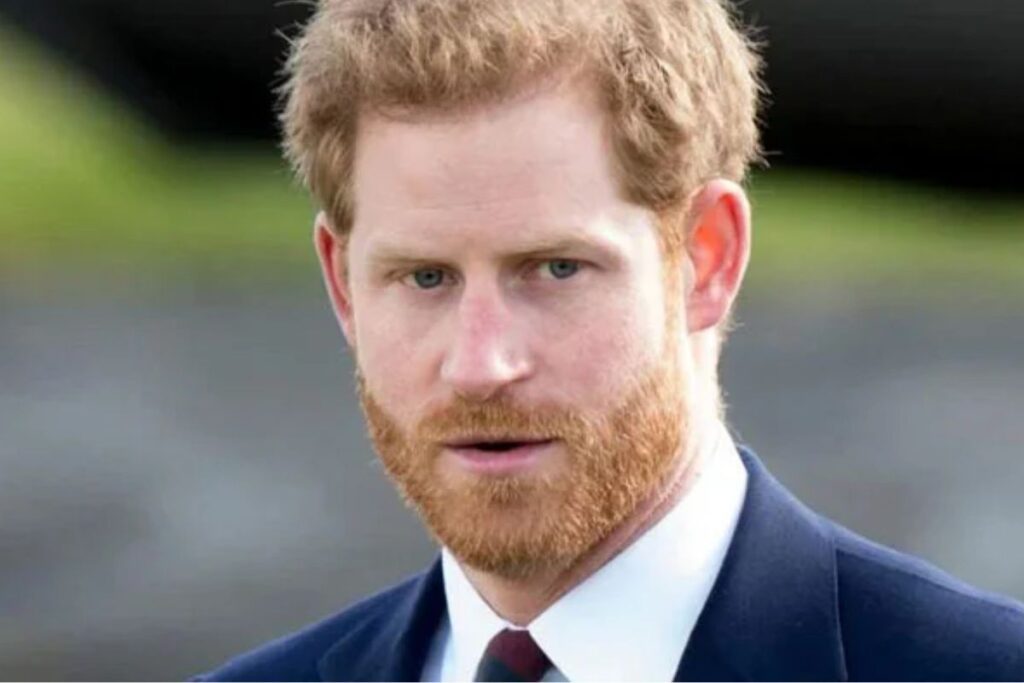 La extraña mirada que el príncipe Harry le dio al príncipe William y a Kate Middleton, causa preocupación