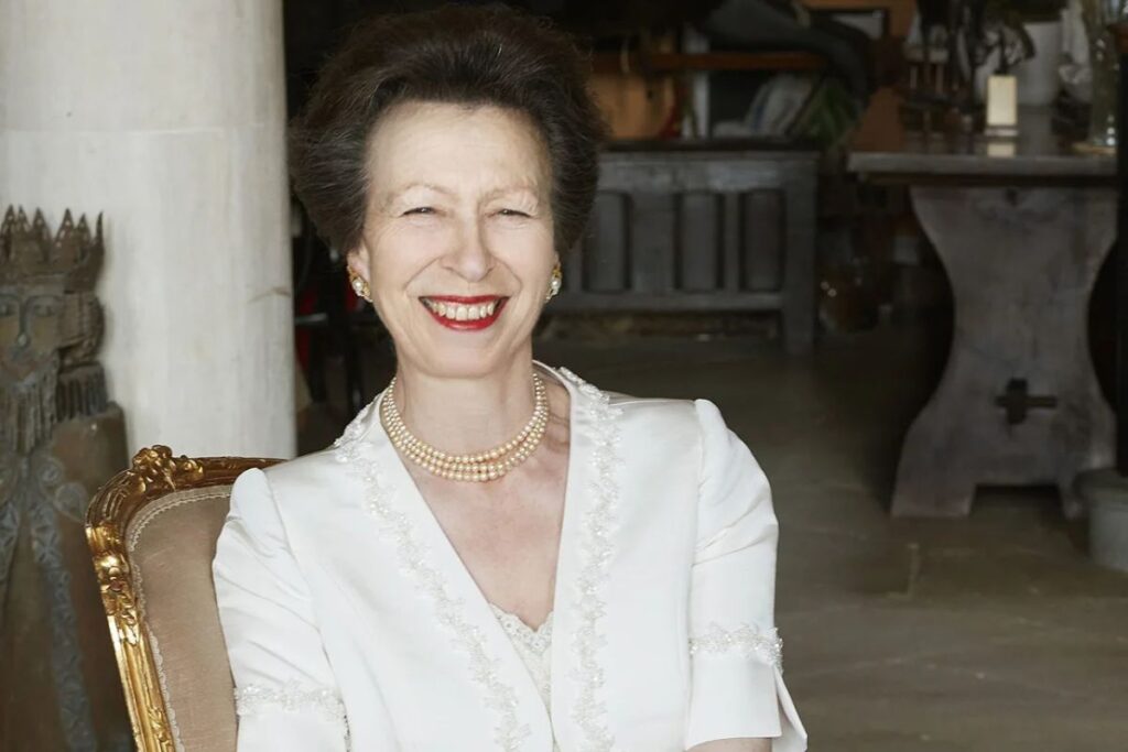 La princesa Ana se ha expresado de forma burlona sobre la espera del rey Carlos III para ascender al trono