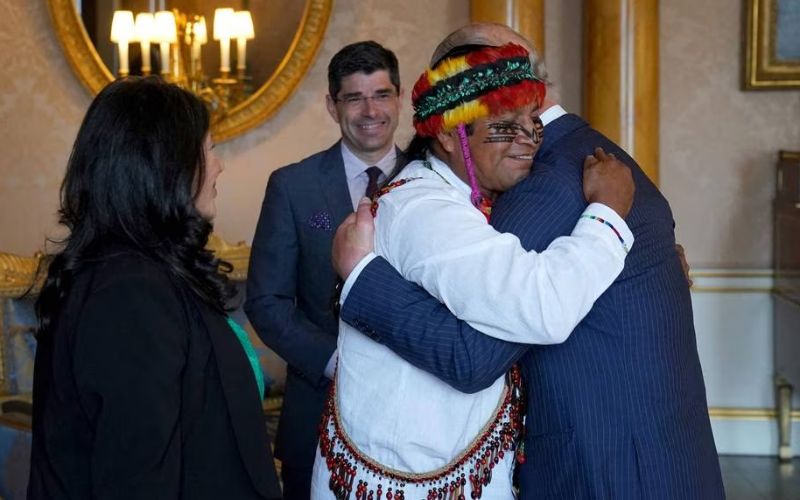 Líder indígena pone a prueba las ideas ecologistas del rey Carlos III con lo que podría ser un gran reto