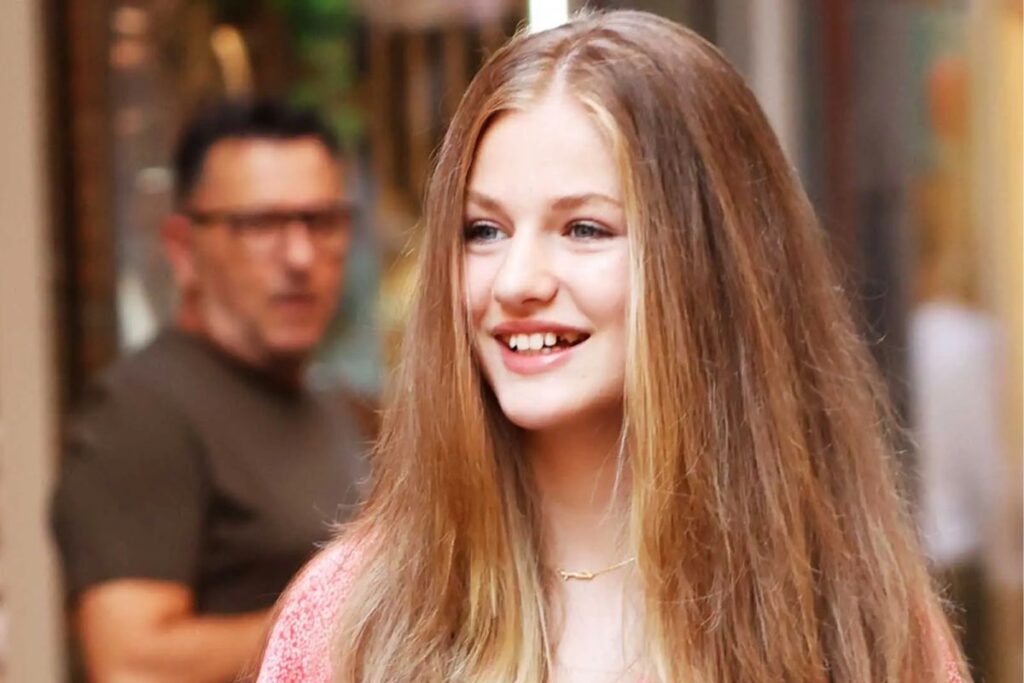 Los detalles sobre el look de la princesa Leonor durante su graduación