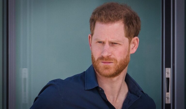 Prensa británica asegura que la familia real les suministraba información para atacar al Príncipe Harry