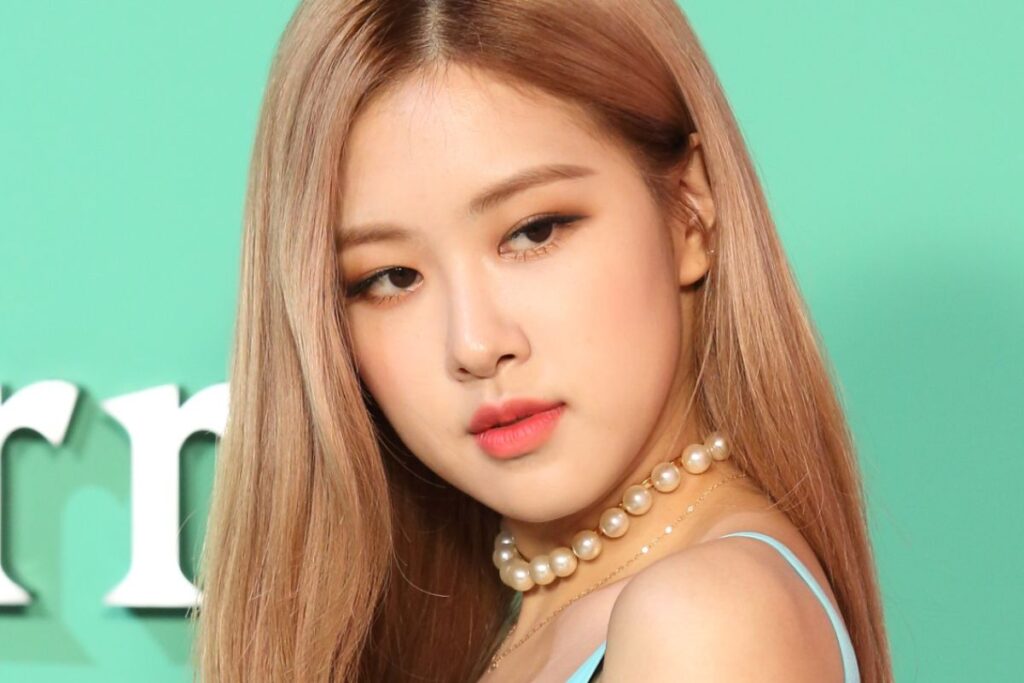 Rosé habría dado una pista sobre la renovación de contrato de BLACKPINK con un comentario en un concierto