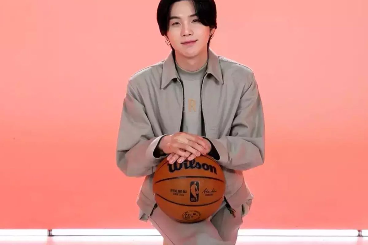 Suga de BTS nuevamente en rumores de haber adoptado una mascota