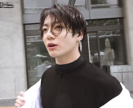3 fotos de Jungkook de BTS sin maquillaje que demuestran que al natural