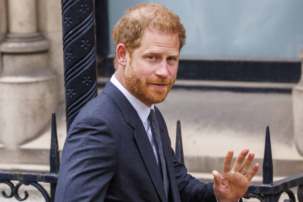 El príncipe Harry derrotado nuevamente por el periodismo británico y la familia real