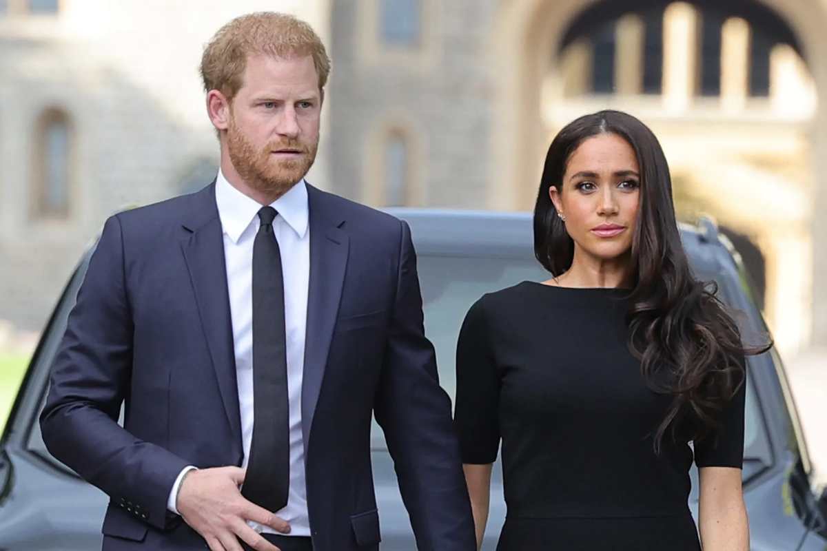 El rey Carlos III listo para intermediar en el "divorcio" de Meghan Markle y el príncipe Harry
