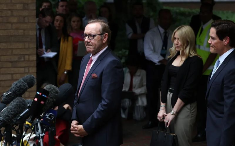 Kevin Spacey es declarado inocente de agresiones íntimas