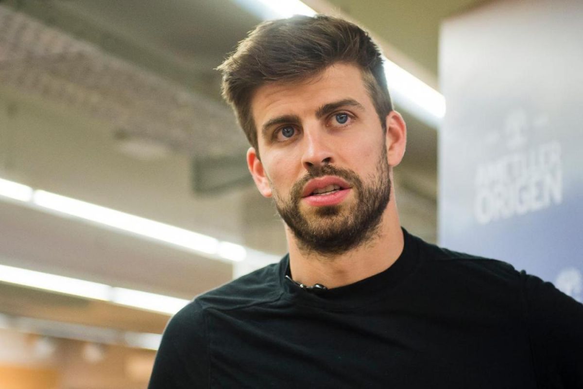Gerard Piqué triste en fiesta donde los fans de Shakira no le dejaron divertirse