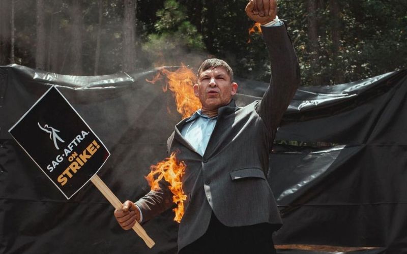 "Harrison Ford" se prende fuego ante las huelgas de actores en Hollywood