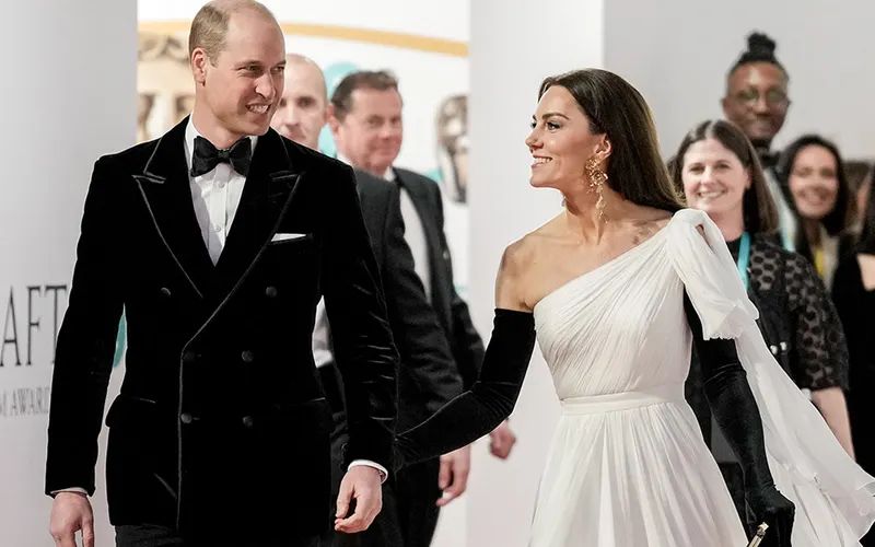 Kate Middleton y su juguetón gesto con el trasero del príncipe William