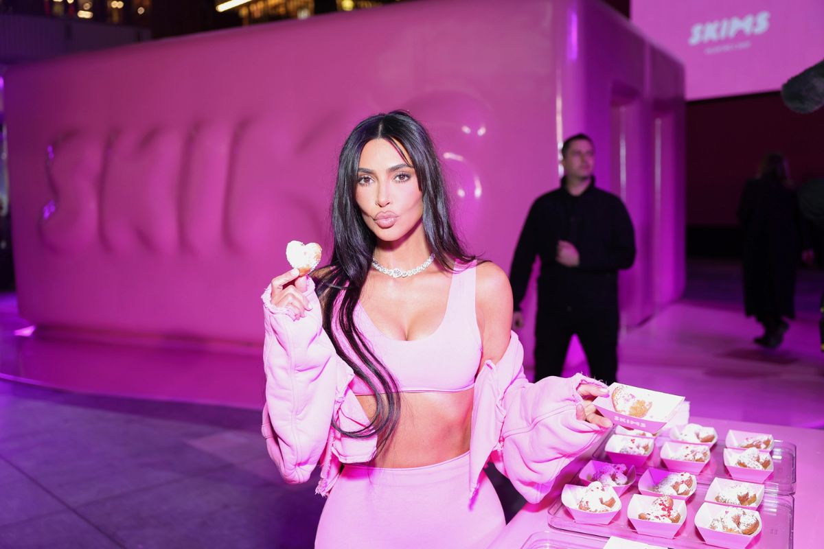 Kim Kardashian vista en una fiesta con un reconocido basquetbolista 
