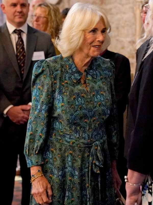 La reina Camilla Parker sorprendió con un increíble outfit en su reciente visita a Gales La reina Camilla Parker sorprendió con un increíble outfit en su reciente visita a Gales
