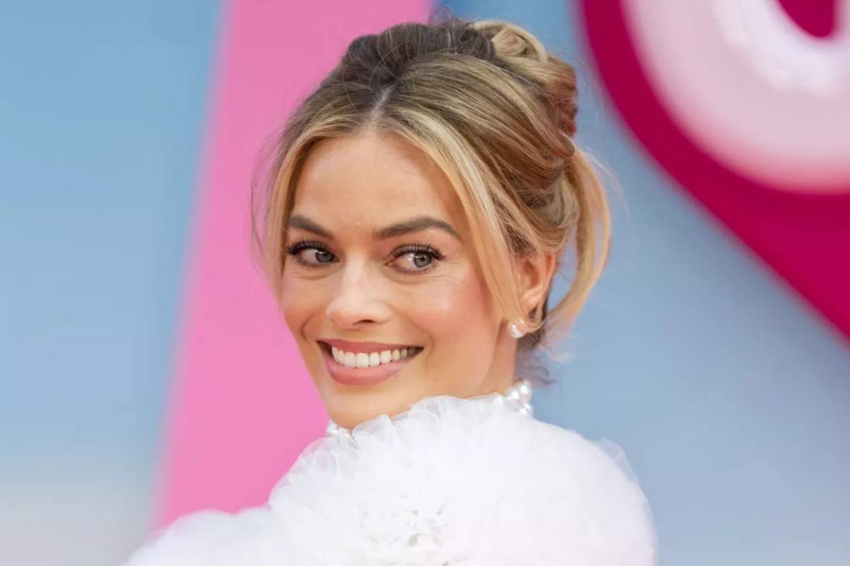 Margot Robbie "Barbie" sorprende al interactuar con un fan con lenguaje de señas