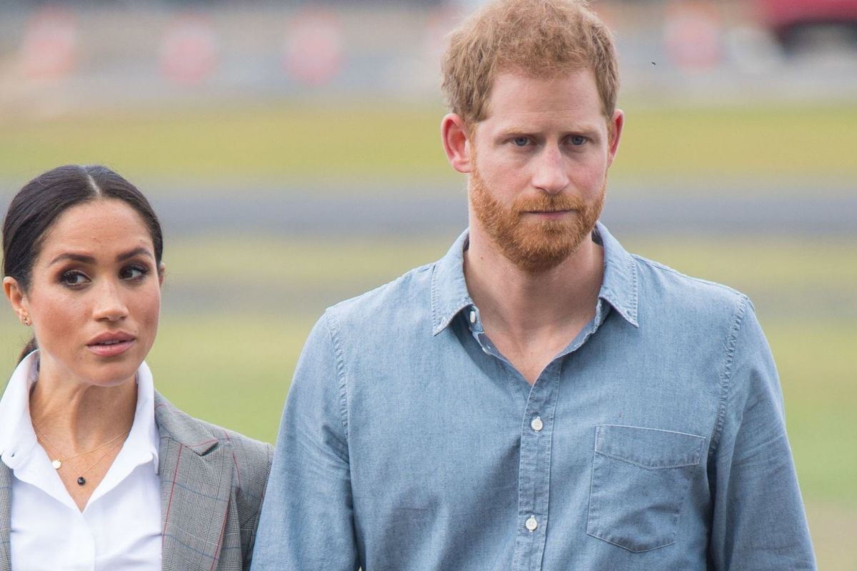 El Príncipe Harry deja atrás a Meghan Markle y se va solo a Asia