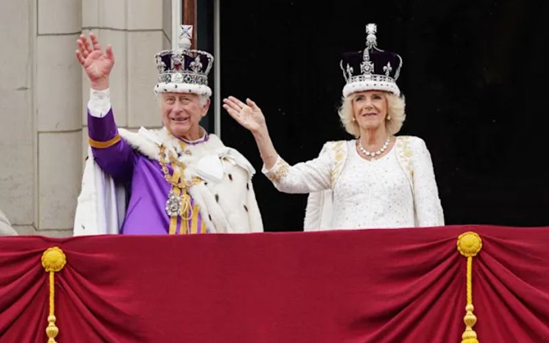 El rey Carlos abdicará pronto: la horrorosa predicción que azota a la corona británica