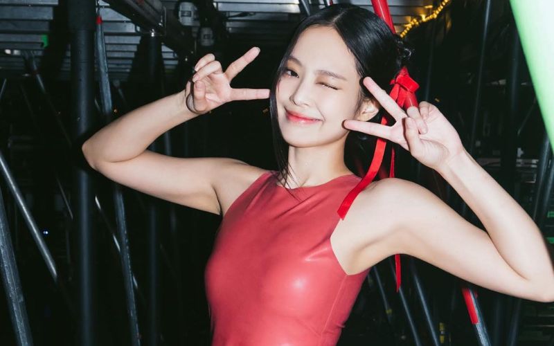 Jennie de BLACKPINK posa casi desnuda y causa furor por las redes Jennie de BLACKPINK posa casi desnuda y causa furor por las redes