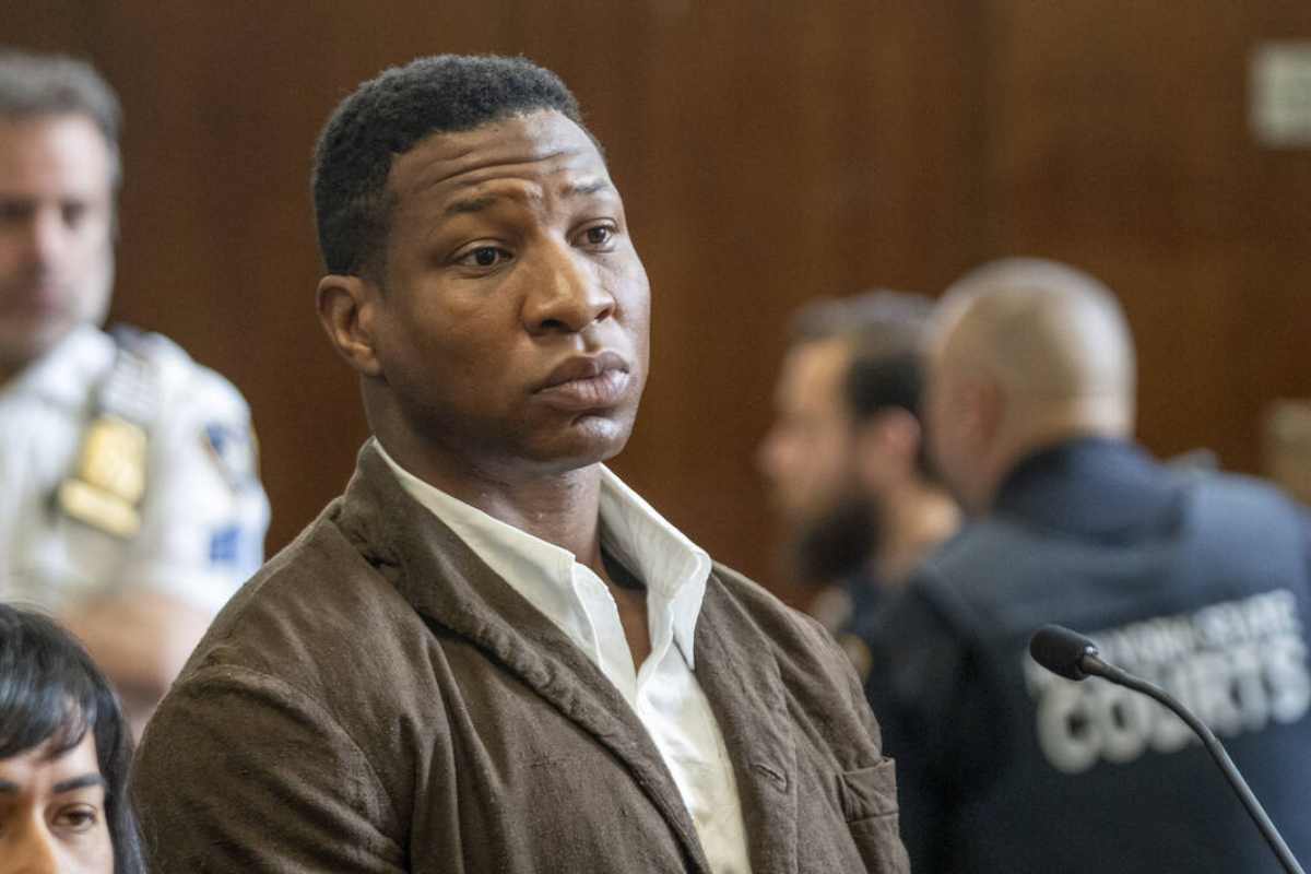 Jonathan Majors acusado de violencia domestica, peligra su carrera en MARVEL