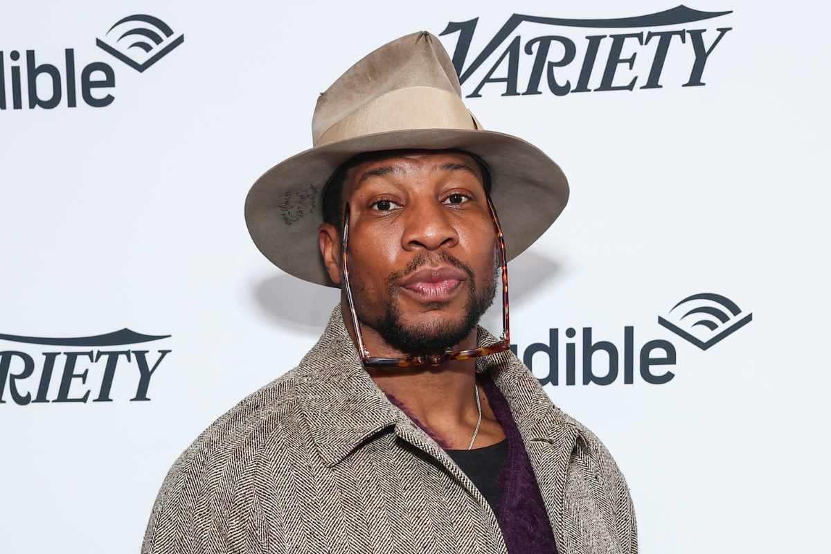Jonathan Majors acusado de violencia domestica, peligra su carrera en MARVEL