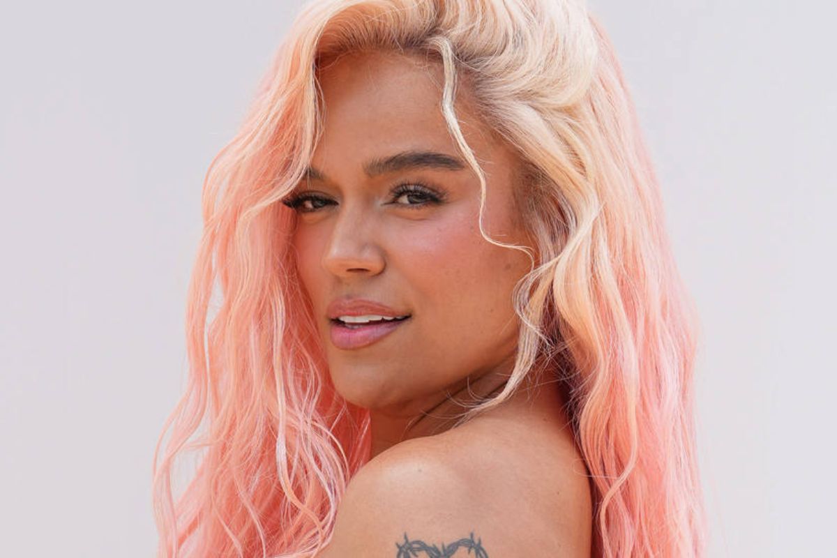 Karol G enciende las redes con sensual video para su próximo lanzamiento