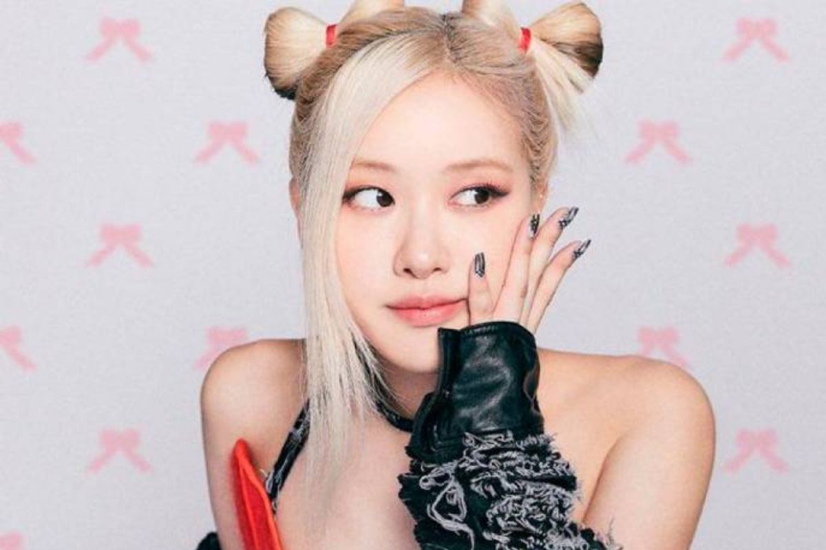 Rosé de BLACKPINK deslumbra en redes con un espectacular vestido de baño
