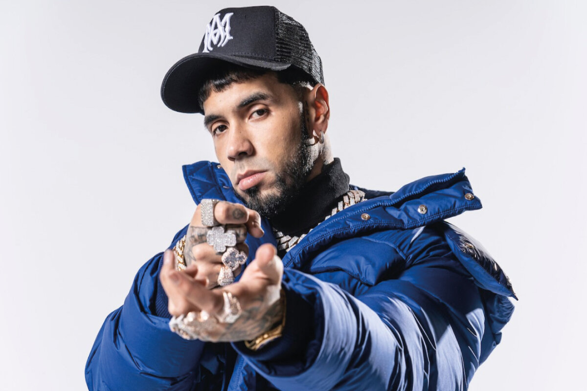 Anuel AA es hospitalizado de emergencia tras grave problema de salud