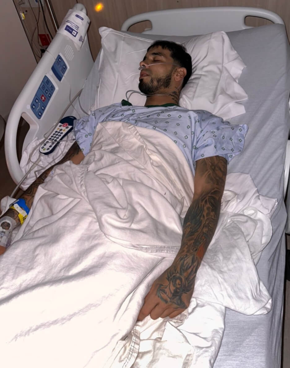 Anuel AA es hospitalizado de emergencia tras grave problema de salud