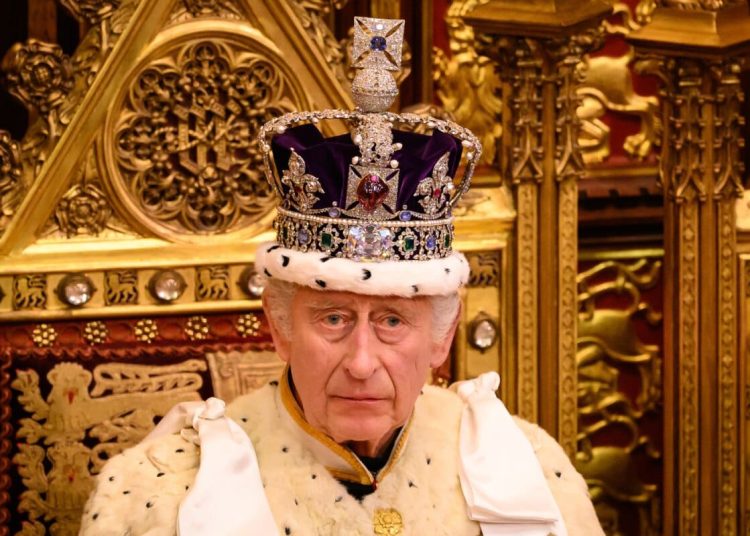 El rey Carlos III fue abucheado en su primer discurso de apertura del Parlamento del Reino Unido