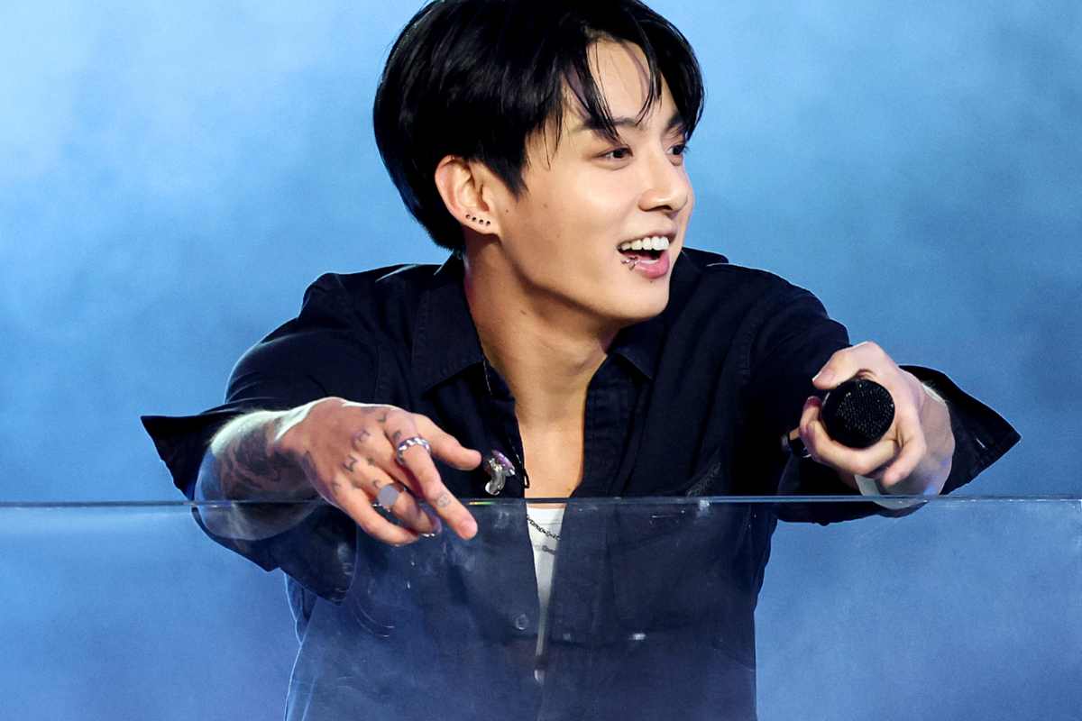 Fanáticos aman como Jungkook de BTS dio órdenes a sus guardaespaldas