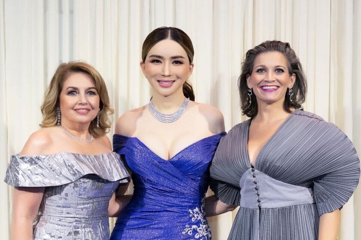 Presidenta de la Organización Miss Universo renuncia a su puesto y envía indirecta a Anne Jakrajutatip