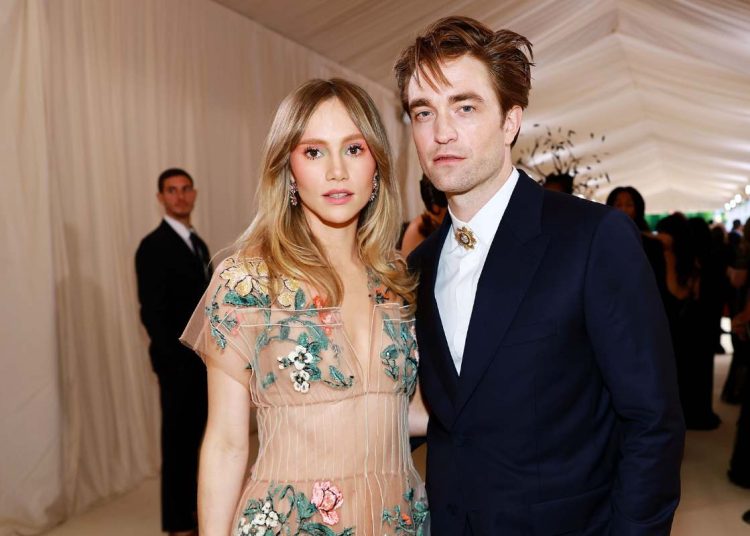 Robert Pattinson y Suki Waterhouse se estarian preparando para ser padres por primera vez