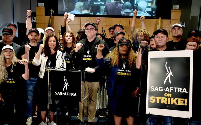 La huelga de los sindicatos de Hollywood culminan definitivamente con un gran acuerdo