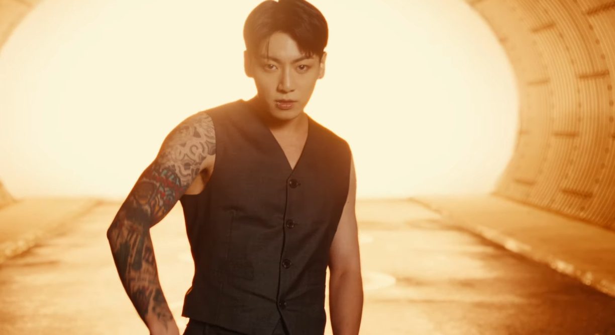 Jungkook: Standing Next To You letra en español y significado de su nueva canción para Golden