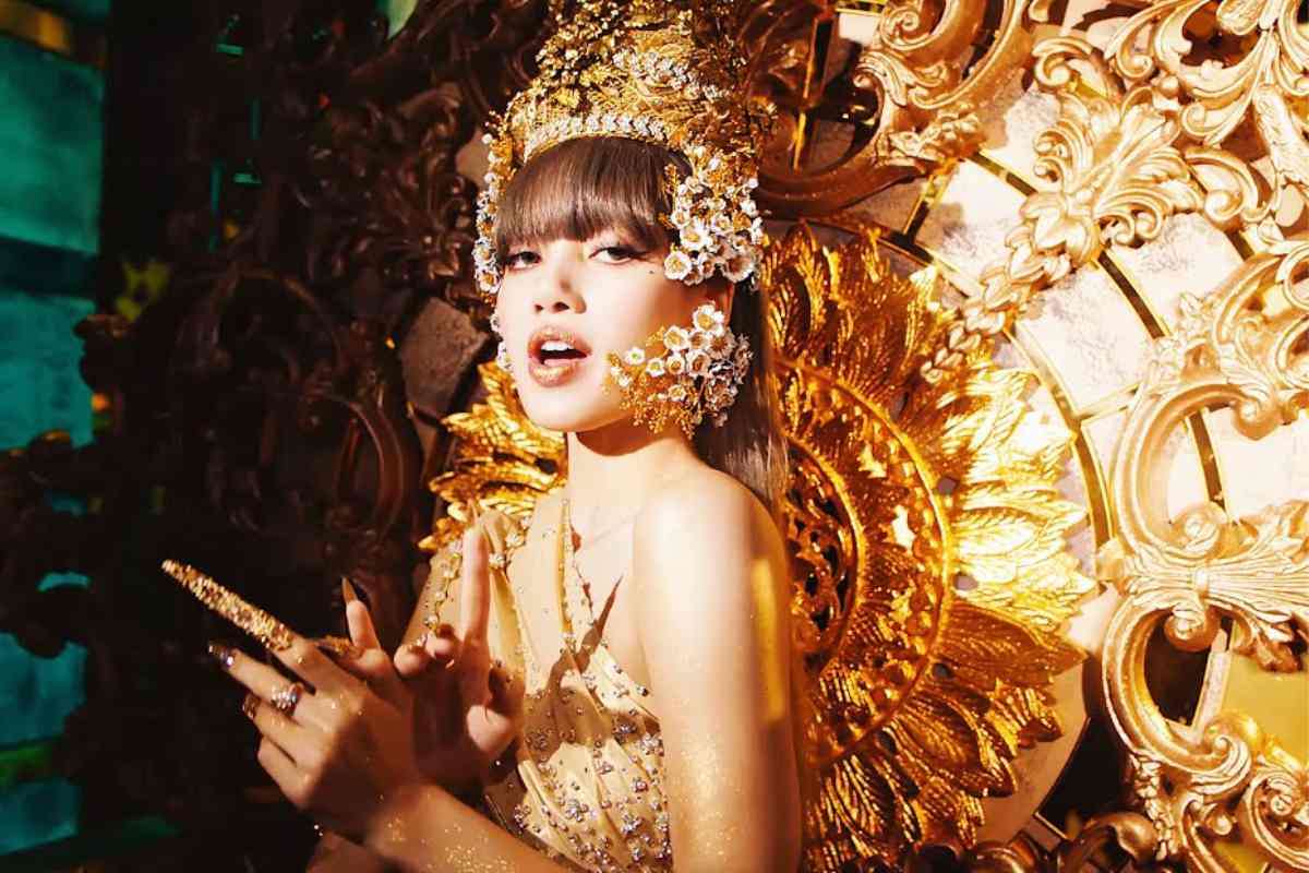 Lisa de BLACKPINK compara su debut en solitario con un embarazo